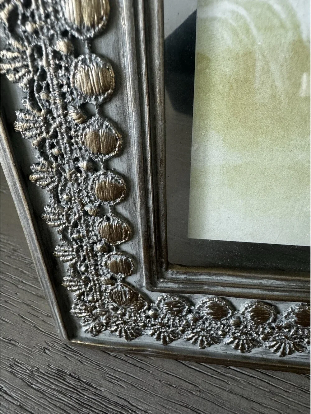 Vintage Gold Brushed Silver Metal Ornate Picture Photo Frame Made In India 4x6
